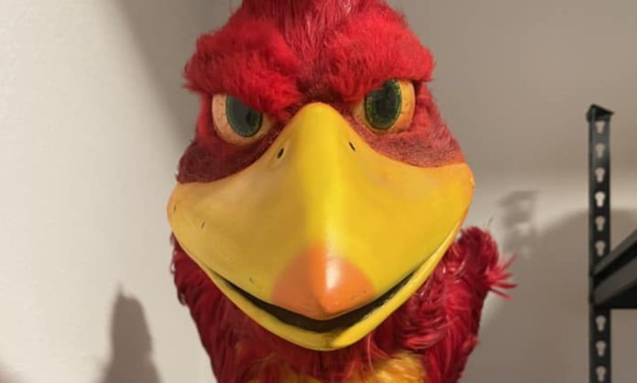 This Kazooie Puppet Is Pure Nightmare Fuel, But It Just Sold For More Than $2,000