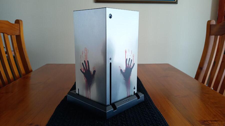 Random: This Custom Xbox Series X Looks Amazing, And Fits Right In For Halloween