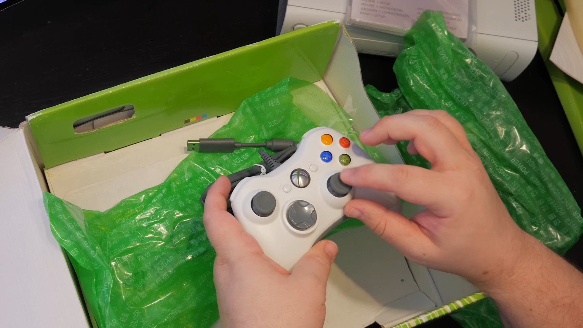 Digital Foundry Shares Awesome Unboxing Video Of An Untouched Launch Xbox 360